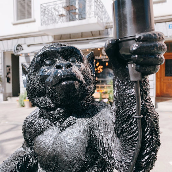 Tischleuchte Abu, sitzend, schwarz