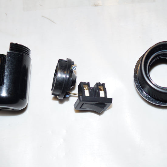 Bakelit Fassung mit Schalter / Schwarz E27