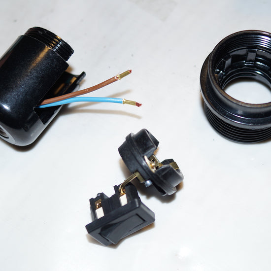 Bakelit Fassung mit Schalter / Schwarz E27