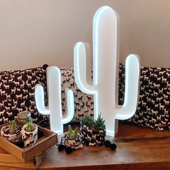 LED-Dekolampe Kaktus Outline, klein (46cm)