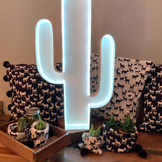 LED-Dekolampe Kaktus Outline, gross (80cm)