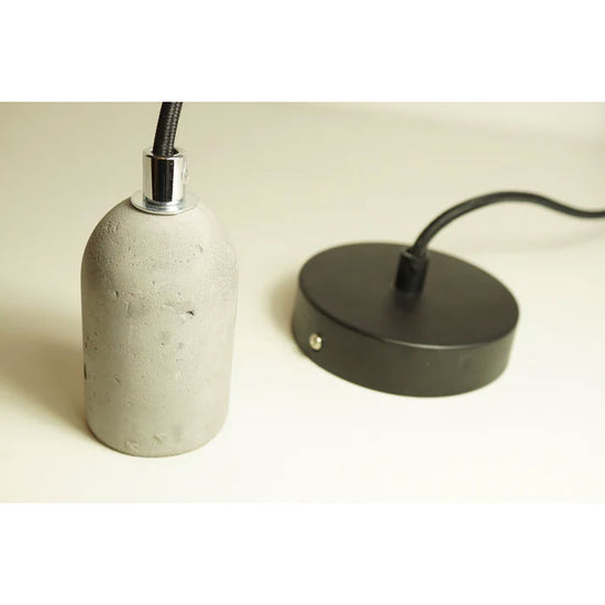 Lampenpendel mit Betonfassung / E27