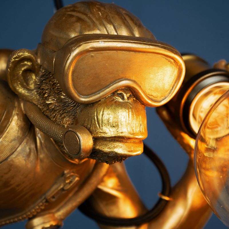 Deckenleuchte Affe Diver Dave in Gold, Nahaufnahme