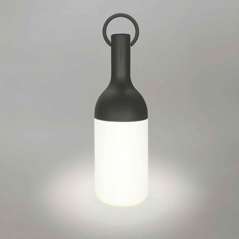 Kabellose LED-Tischleuchte ELO in Noir, eingeschaltet