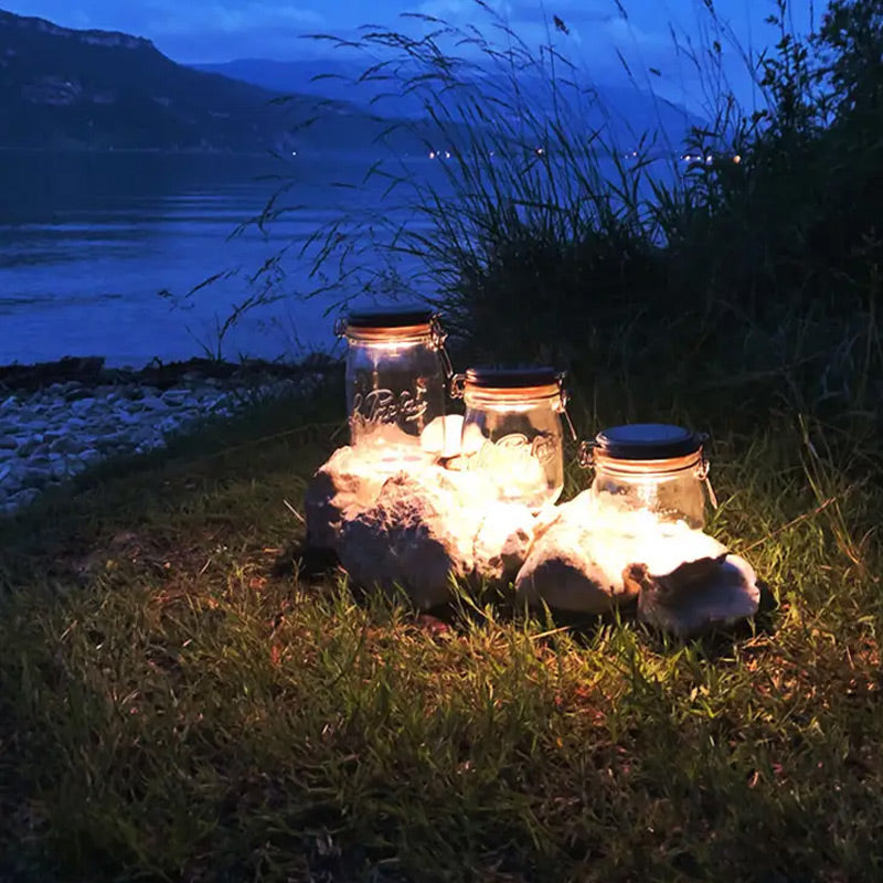 Solarleuchten Le Parfait im Freien am Abend