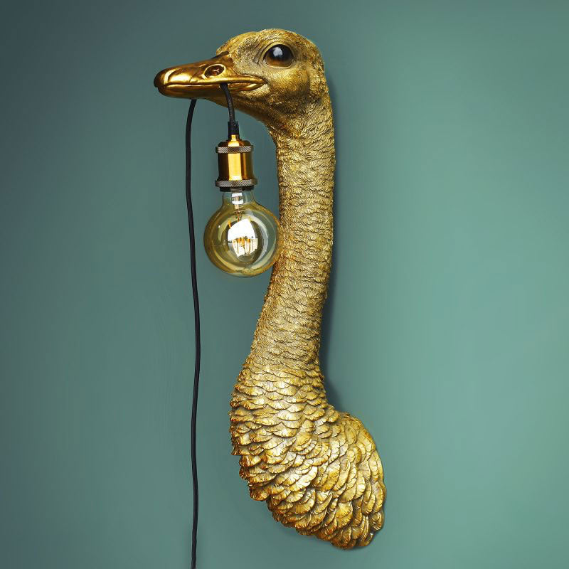Wandleuchte Strauss Franz Josef in Gold von Werner Voß an grüner Wand