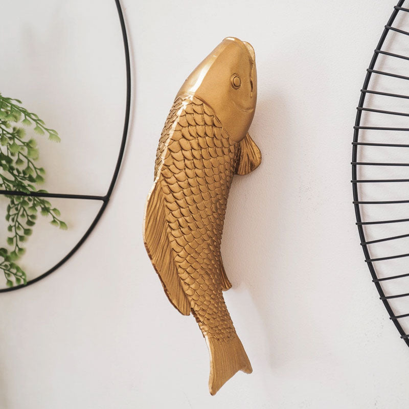 Dekofigur Goldfisch Goldie in Gold, an der Wand