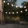 Marina12 Cherry Outdoor-Lichterkette in Sand, Stimmungsbild