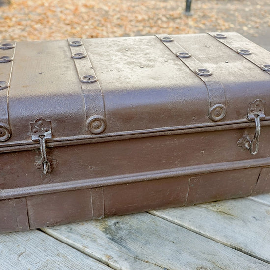 Altmetallkoffer lackiert, mittel