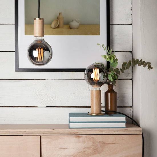 Pendelleuchte mit Eichenholzfassung