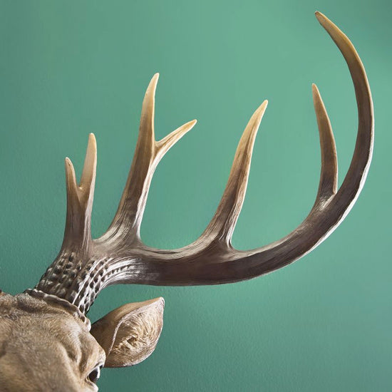 Wandleuchte Hirsch Harry, braun