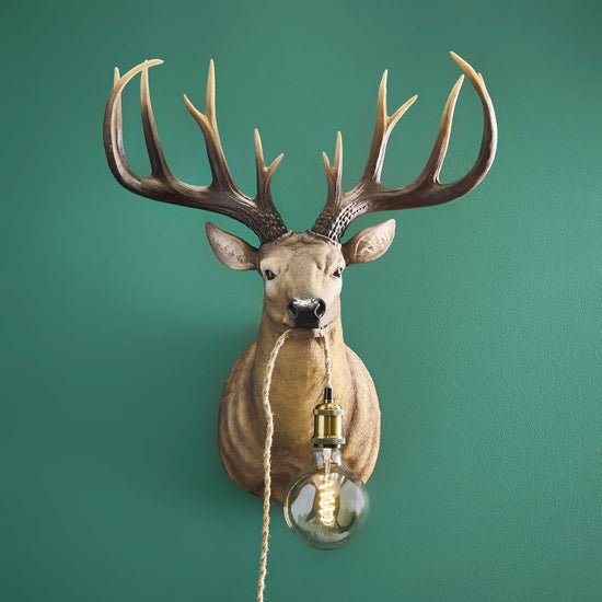Wandleuchte Hirsch Harry, braun